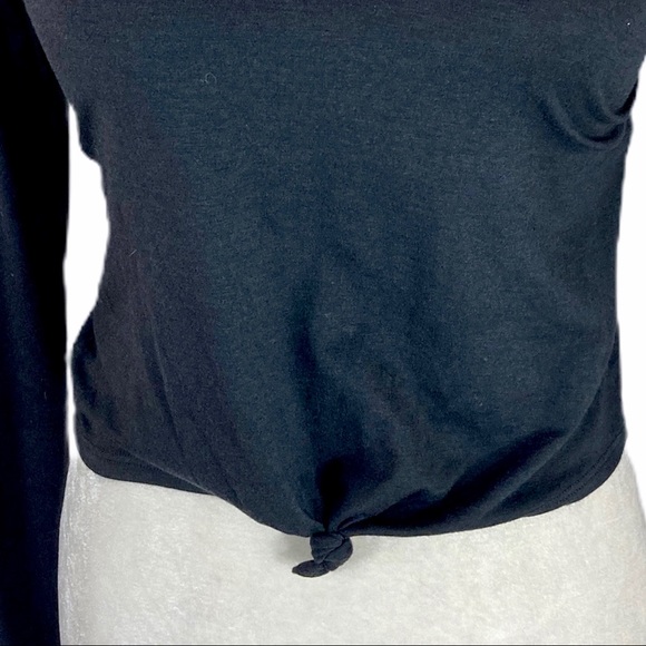 Onzie flow black long sleeve knotted S/M crop top - Picture 6 of 11